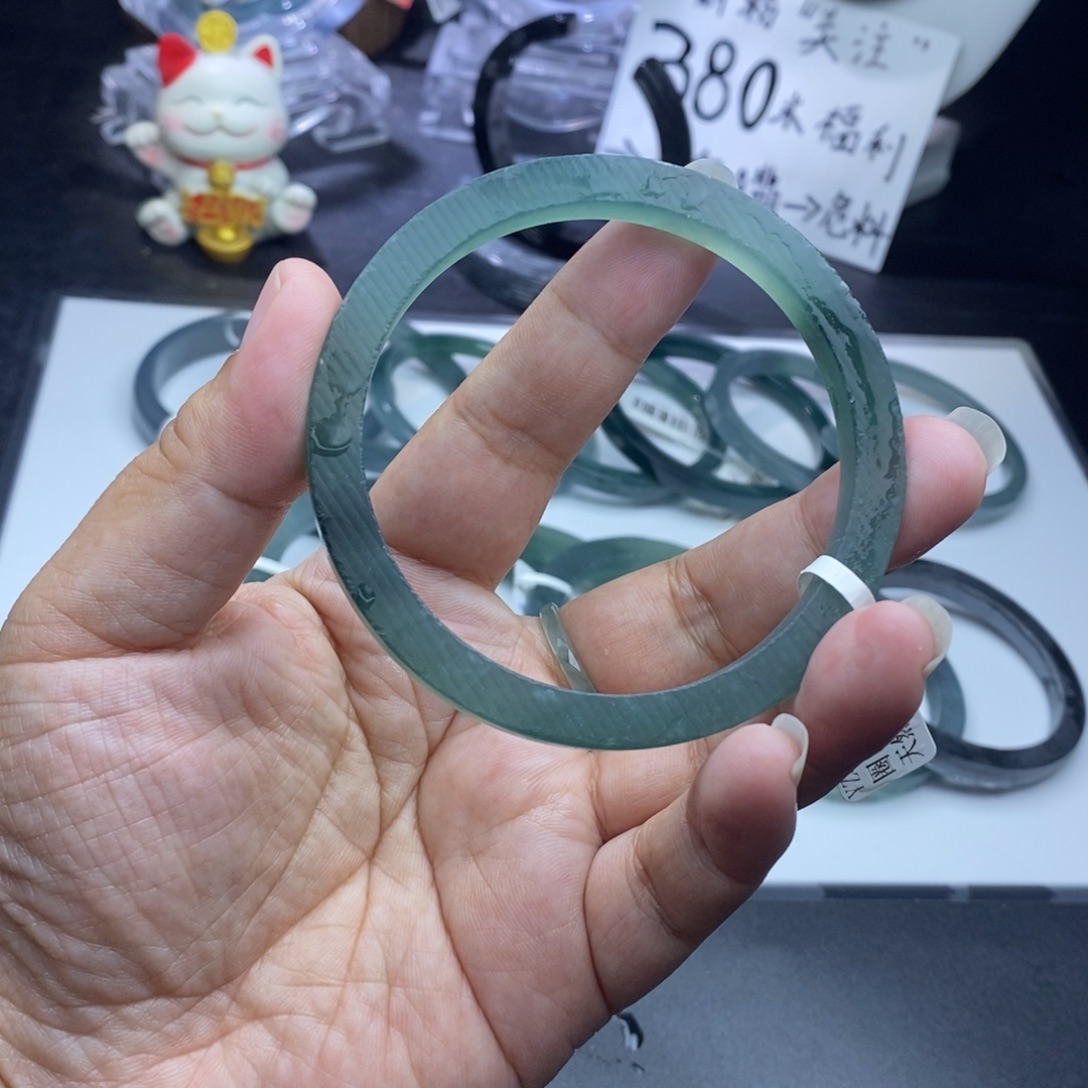 定制翡翠未镶嵌手镯冰蓝飘湖水绿方