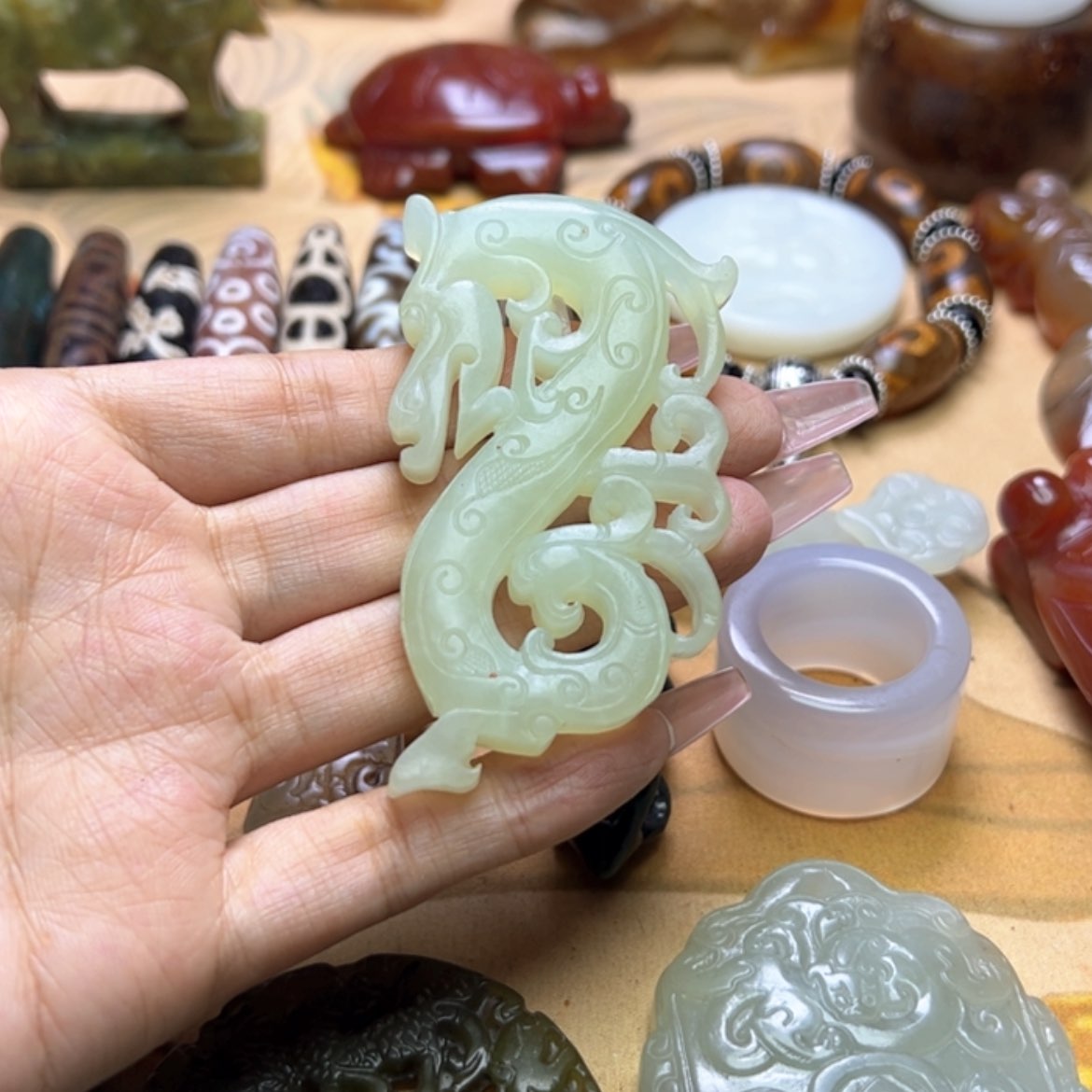 【闪购商品】蛇纹石玉颈饰未镶嵌