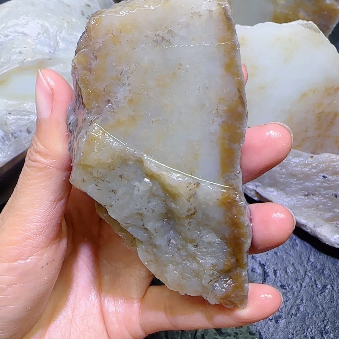 和田玉未镶嵌珠宝半成品