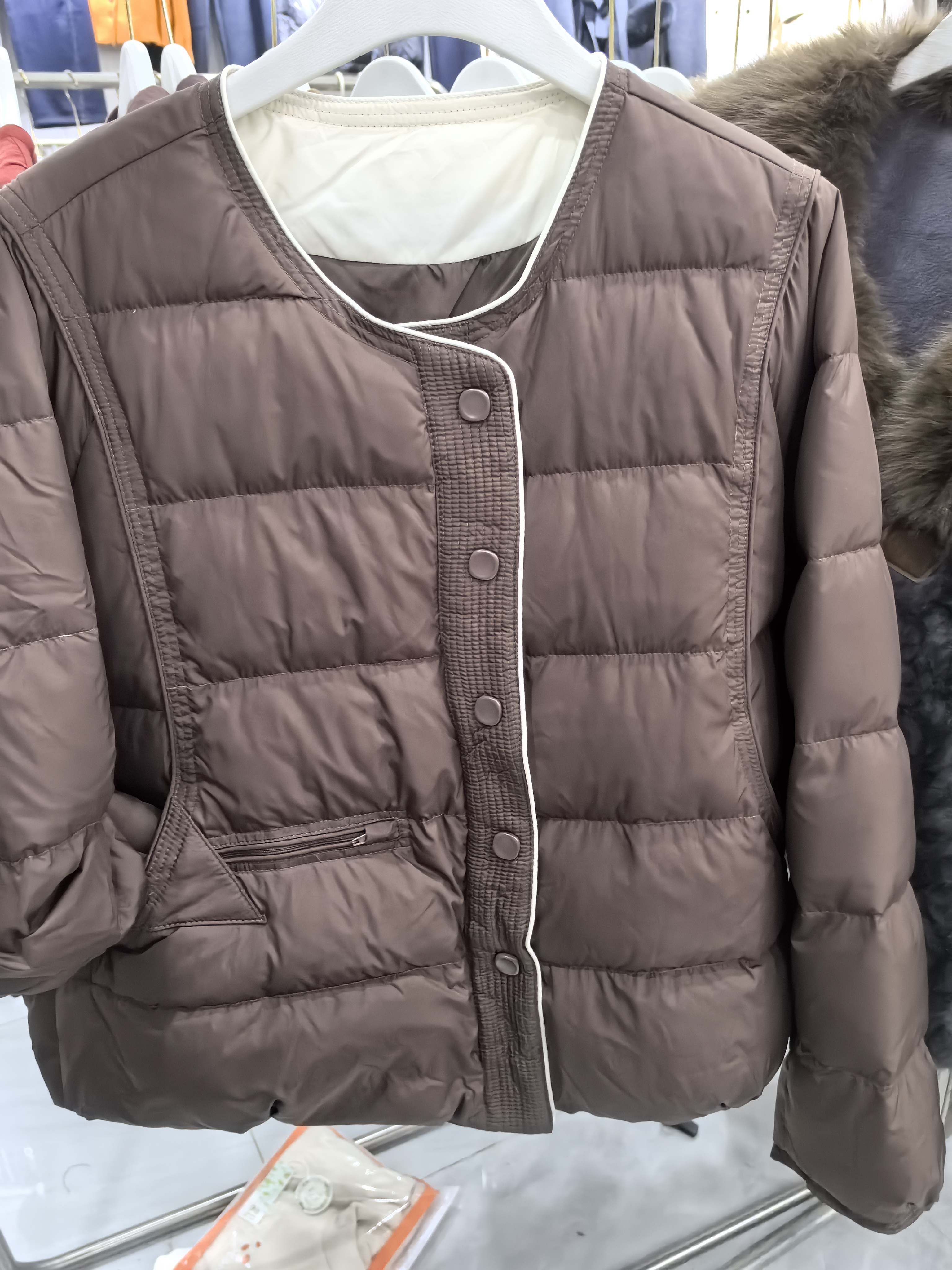 小个子轻便简约圆领宽松保暖短款冬季女棉服外套