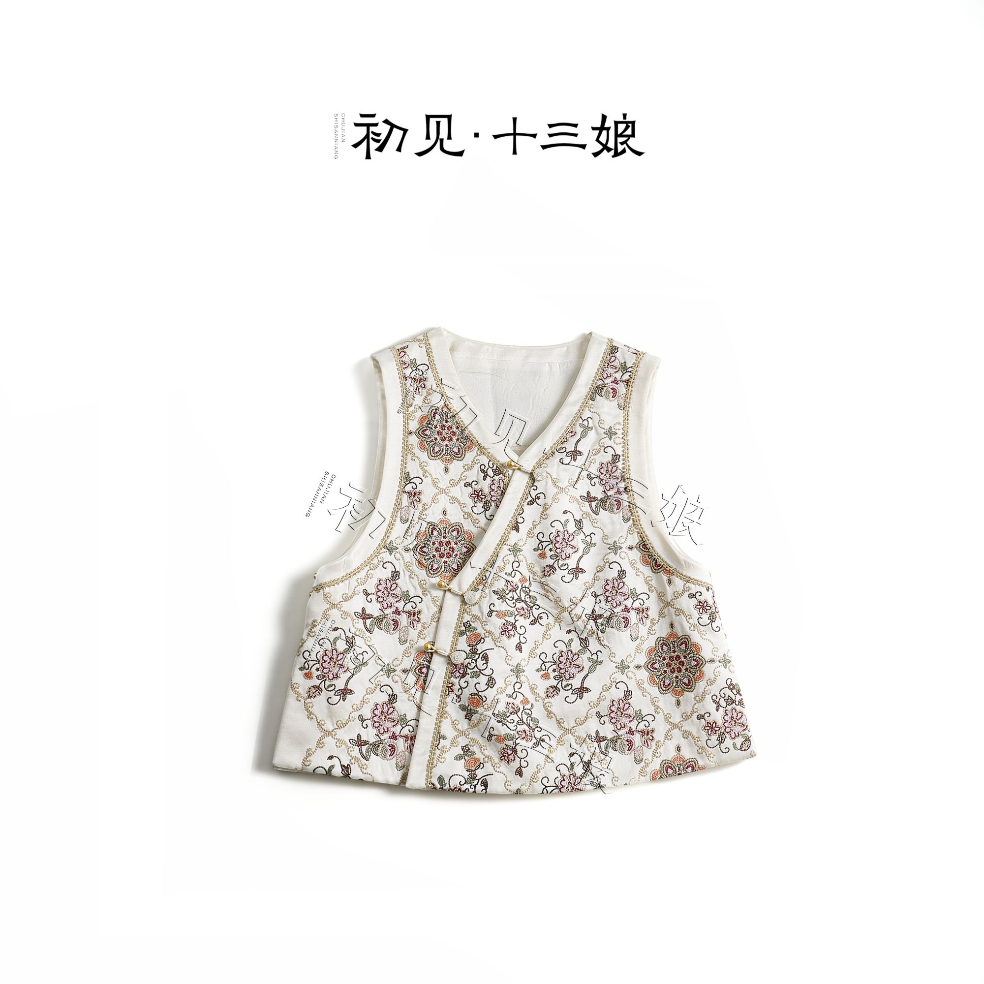 初见十三娘『云想衣』中式国风汉服丝毛斜开棉马甲百搭日常秋冬搭配