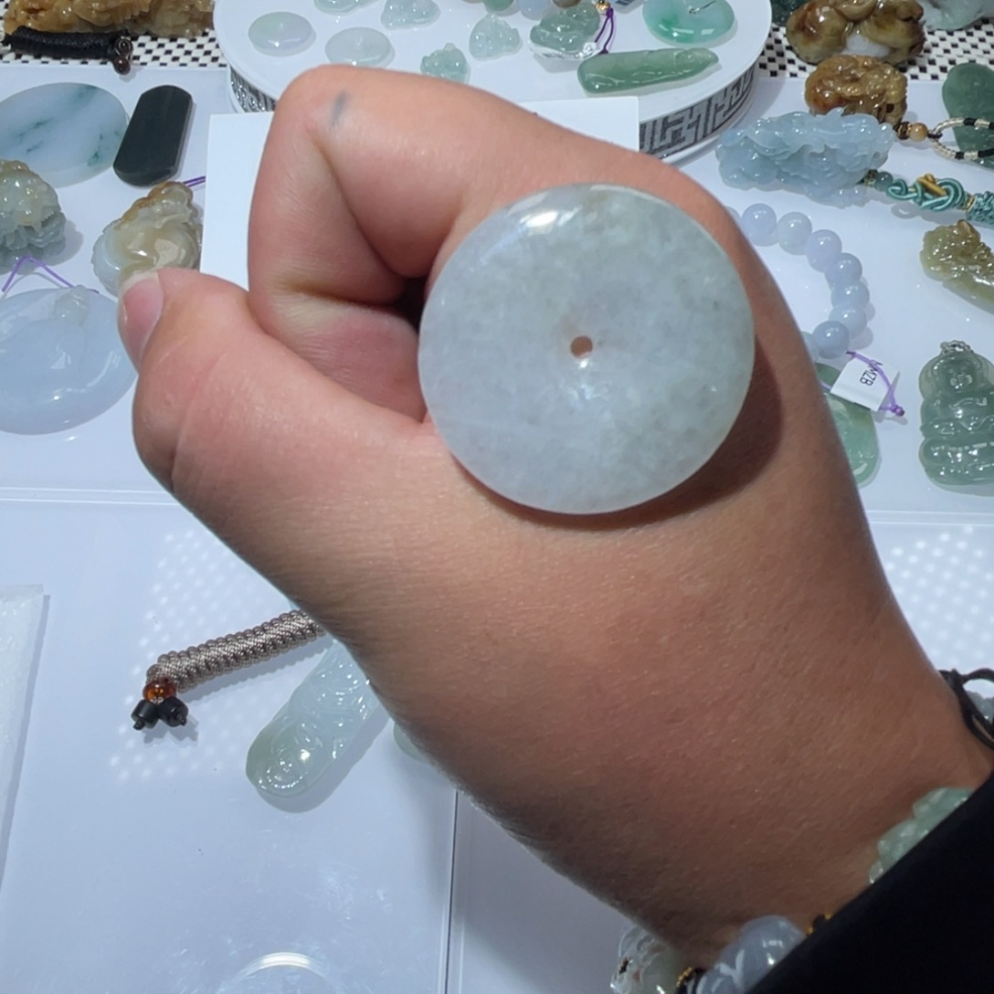 翡翠颈饰未镶嵌天然