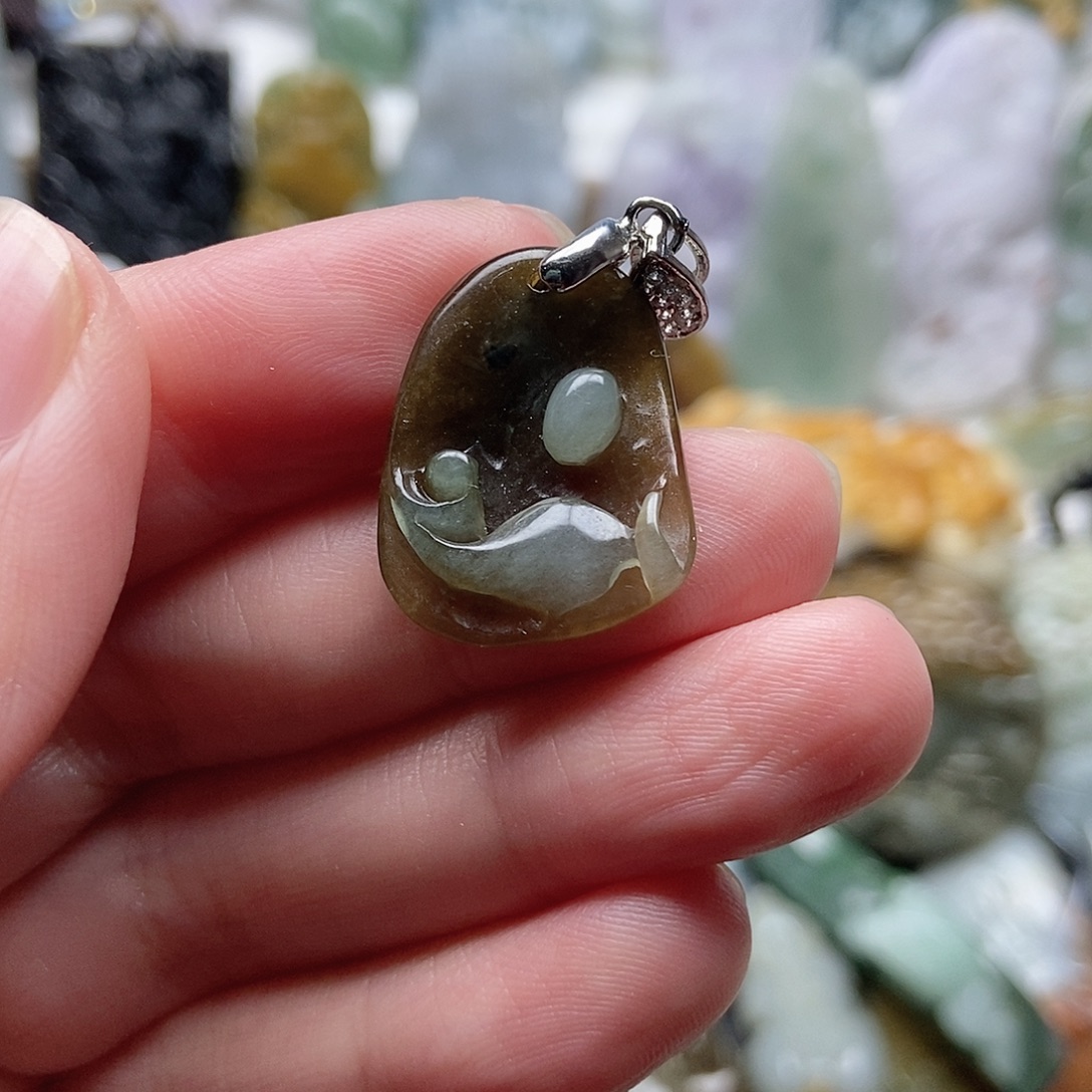 翡翠未镶嵌颈饰翡翠