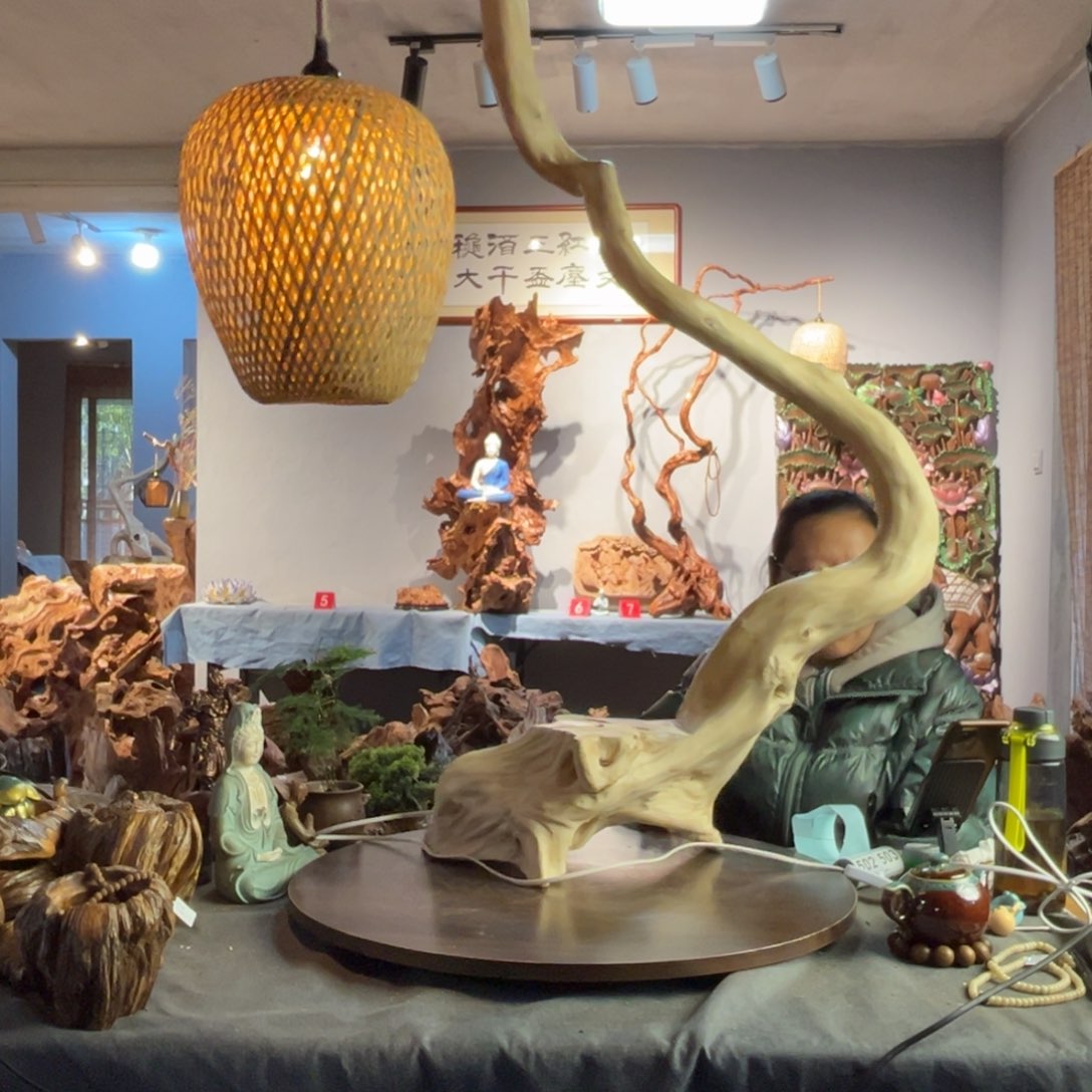 香杉木凯****?492()6777678 