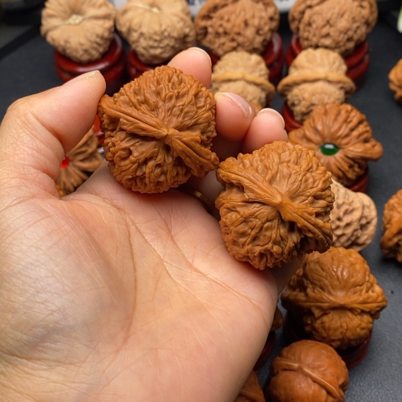 【闪购商品】文玩核桃把件42白狮子