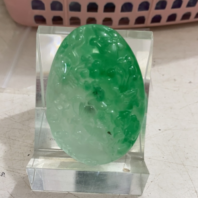 198  飘绿荷花吊坠牌