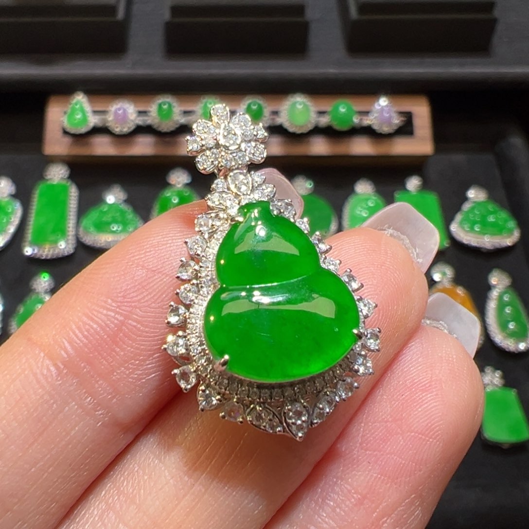 翡翠颈饰18K金镶嵌收到货48小时鉴赏期