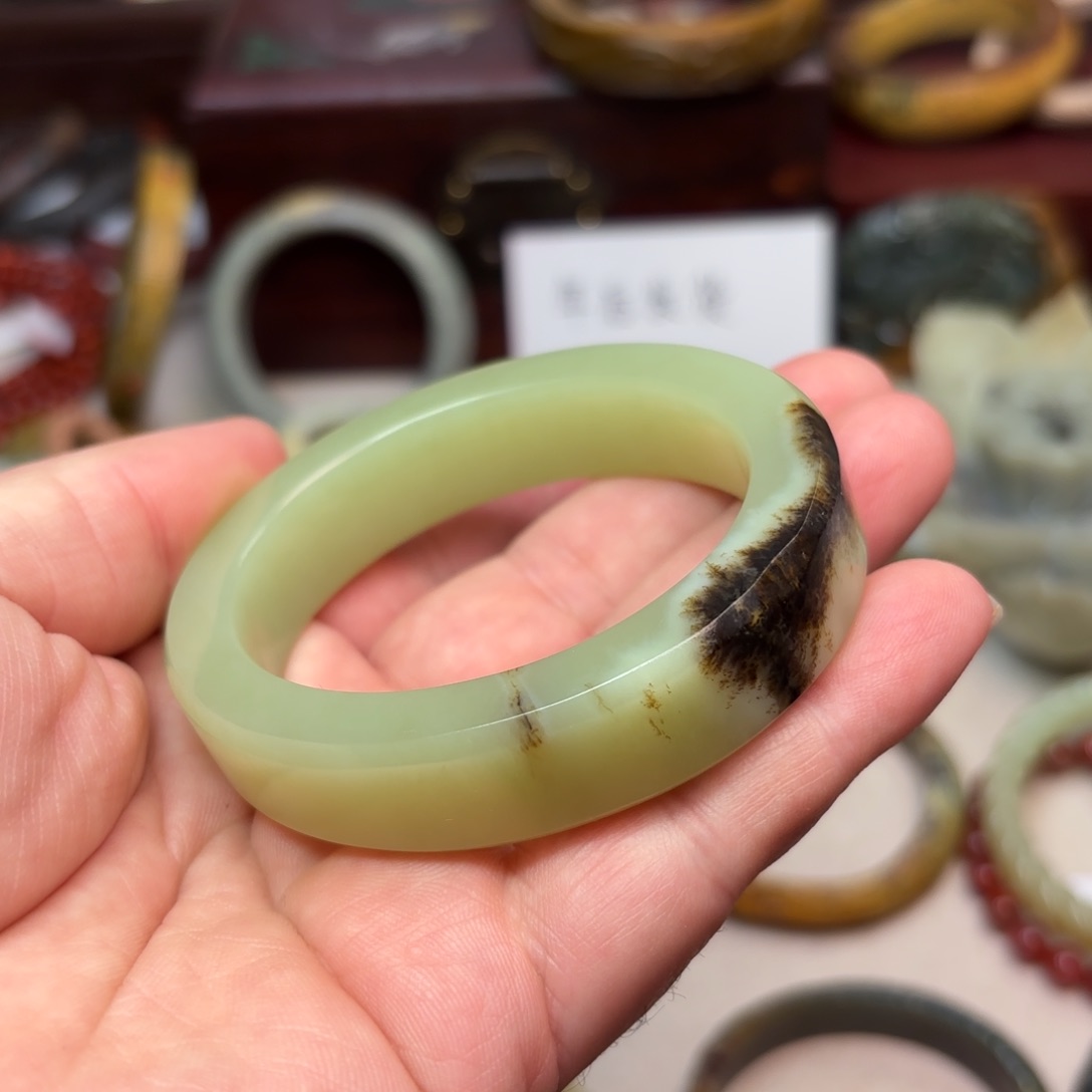 和田玉（糖玉）颈饰未镶嵌