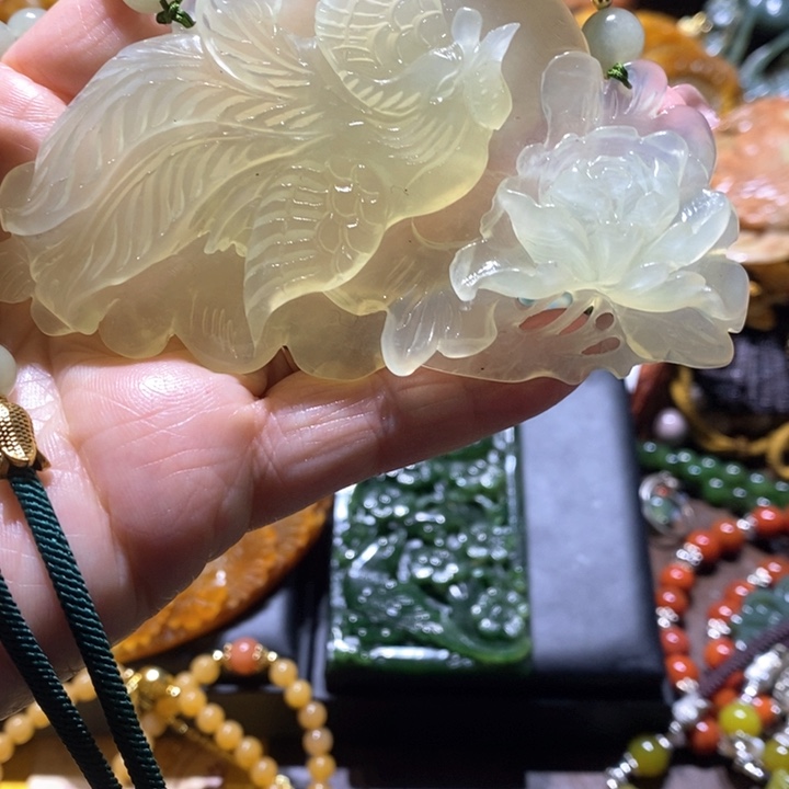 岫玉未镶嵌毛衣链