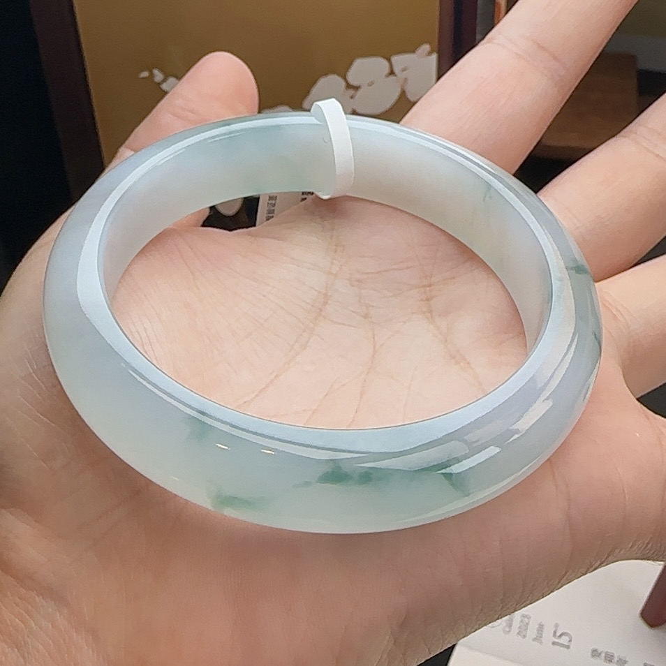飘花 胶润 无纹裂 翡翠手镯59圈口