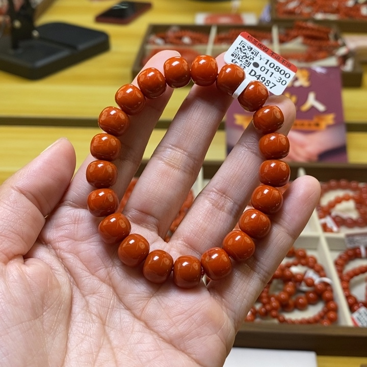 未镶嵌卡10+南红玛瑙