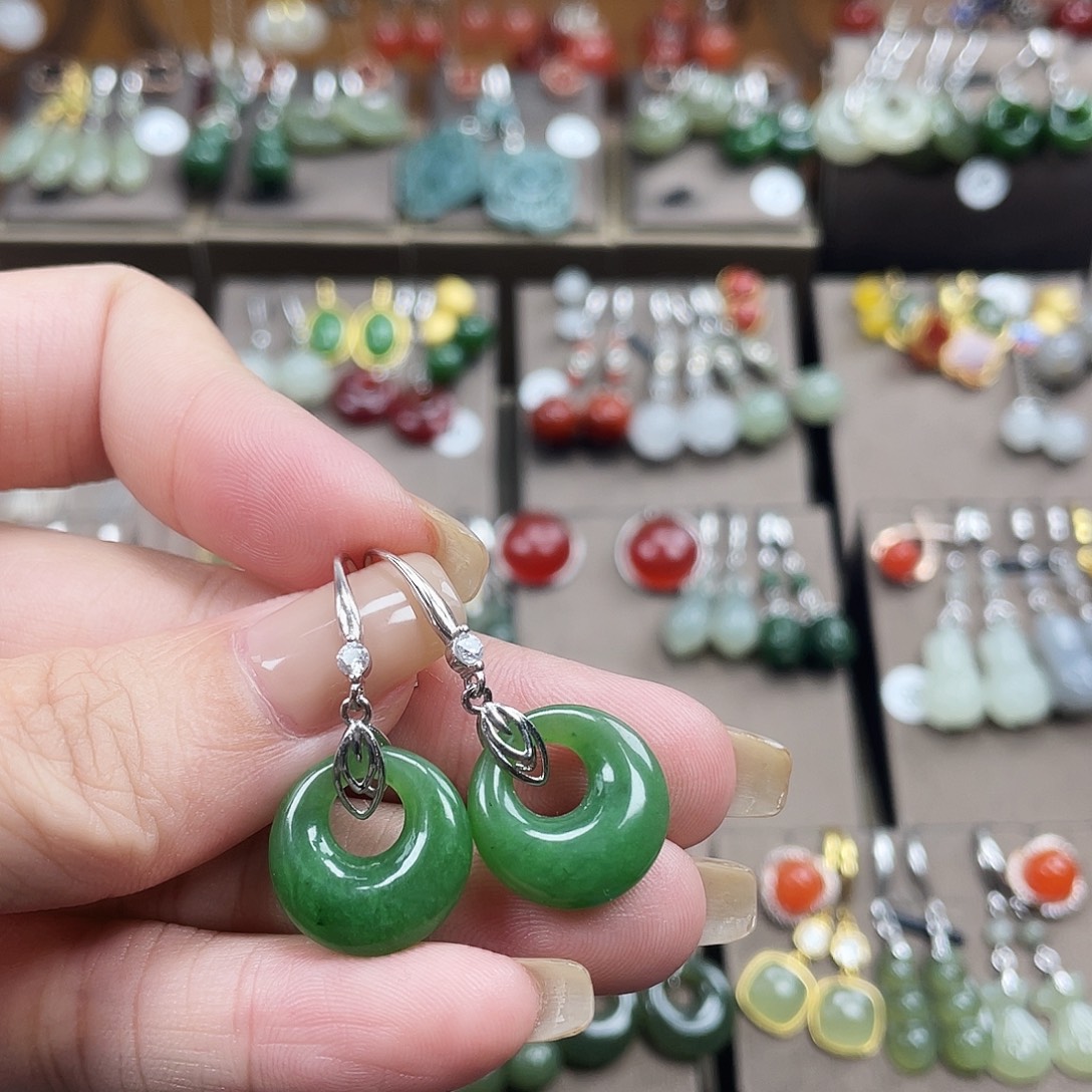 和田玉银S925镶嵌耳饰