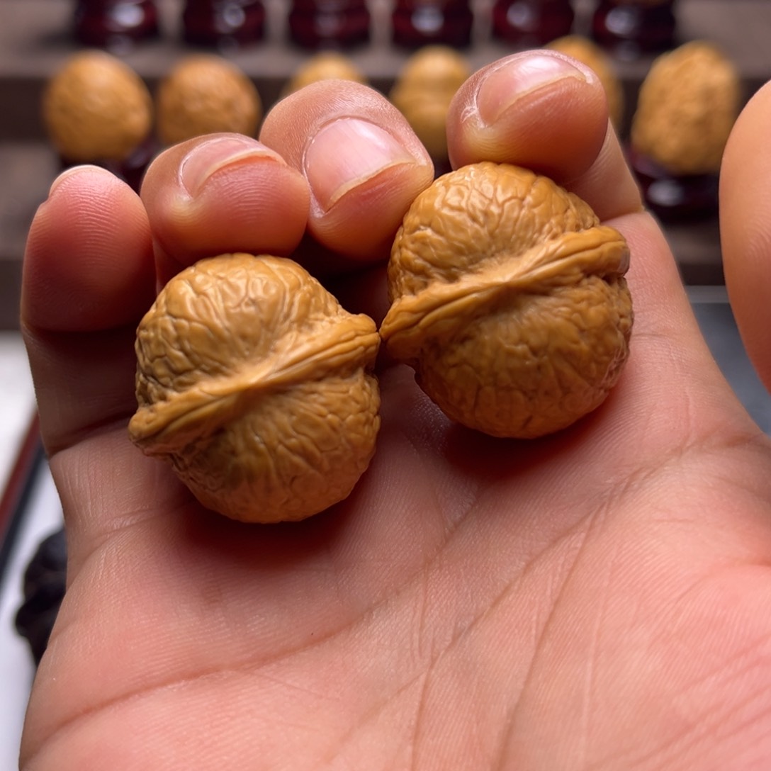 文玩核桃吊坠龙珠1¥