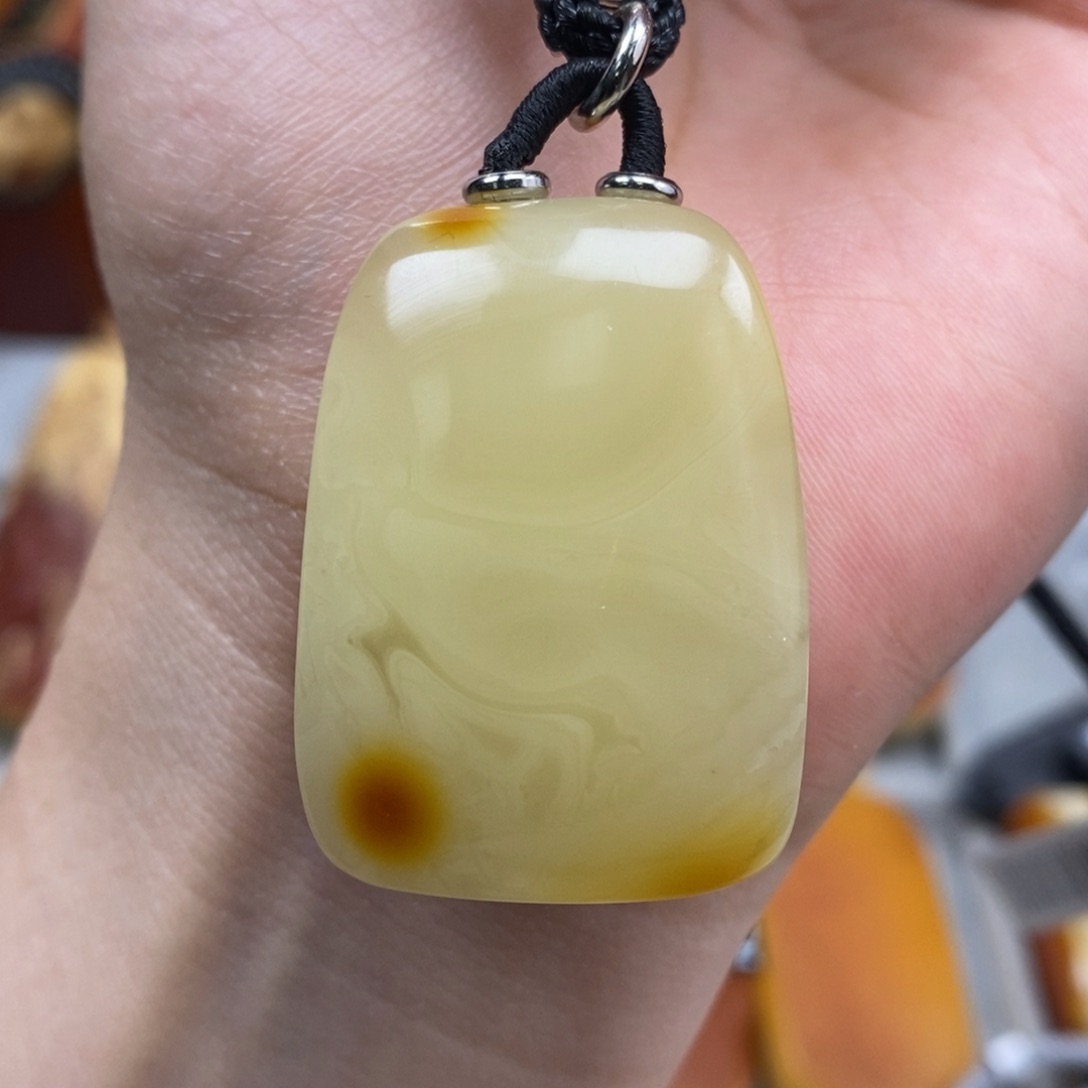 未镶嵌琥珀吊坠(赠链)