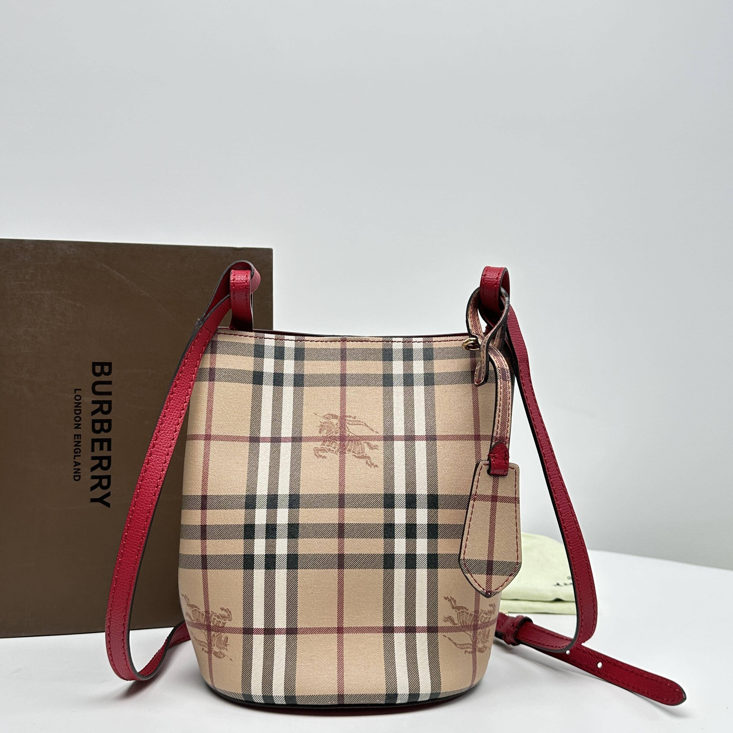 胖虎安安/博柏利/95新/公价0/箱包/斜挎包/312501220138