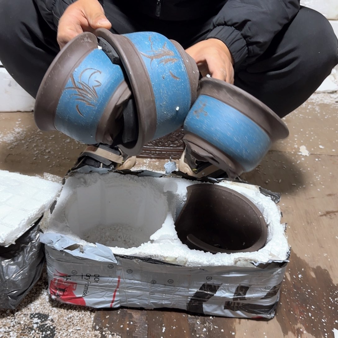 紫砂花盆瑕疵和瑕疵都