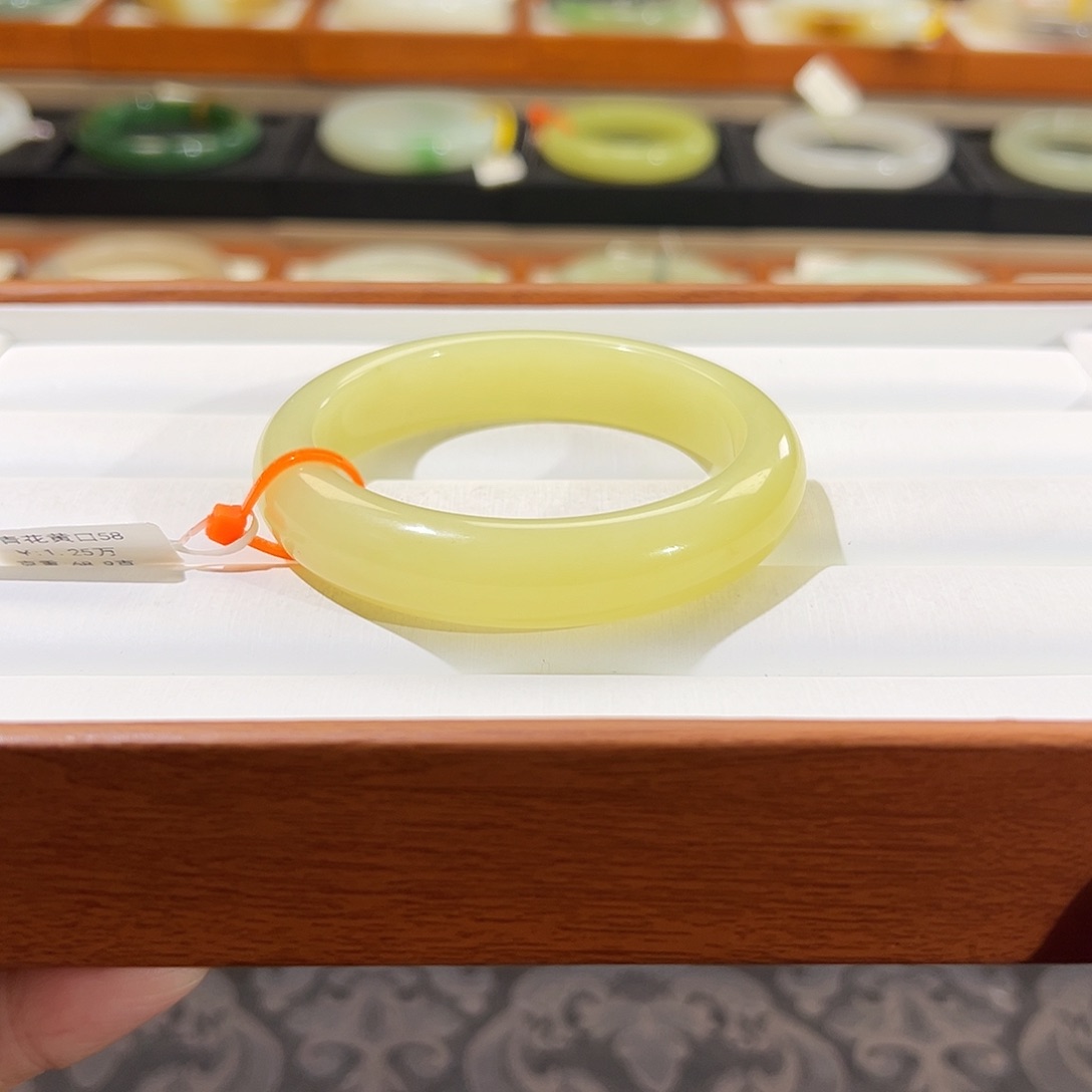 和田玉手镯未镶嵌  【若羌黄口】