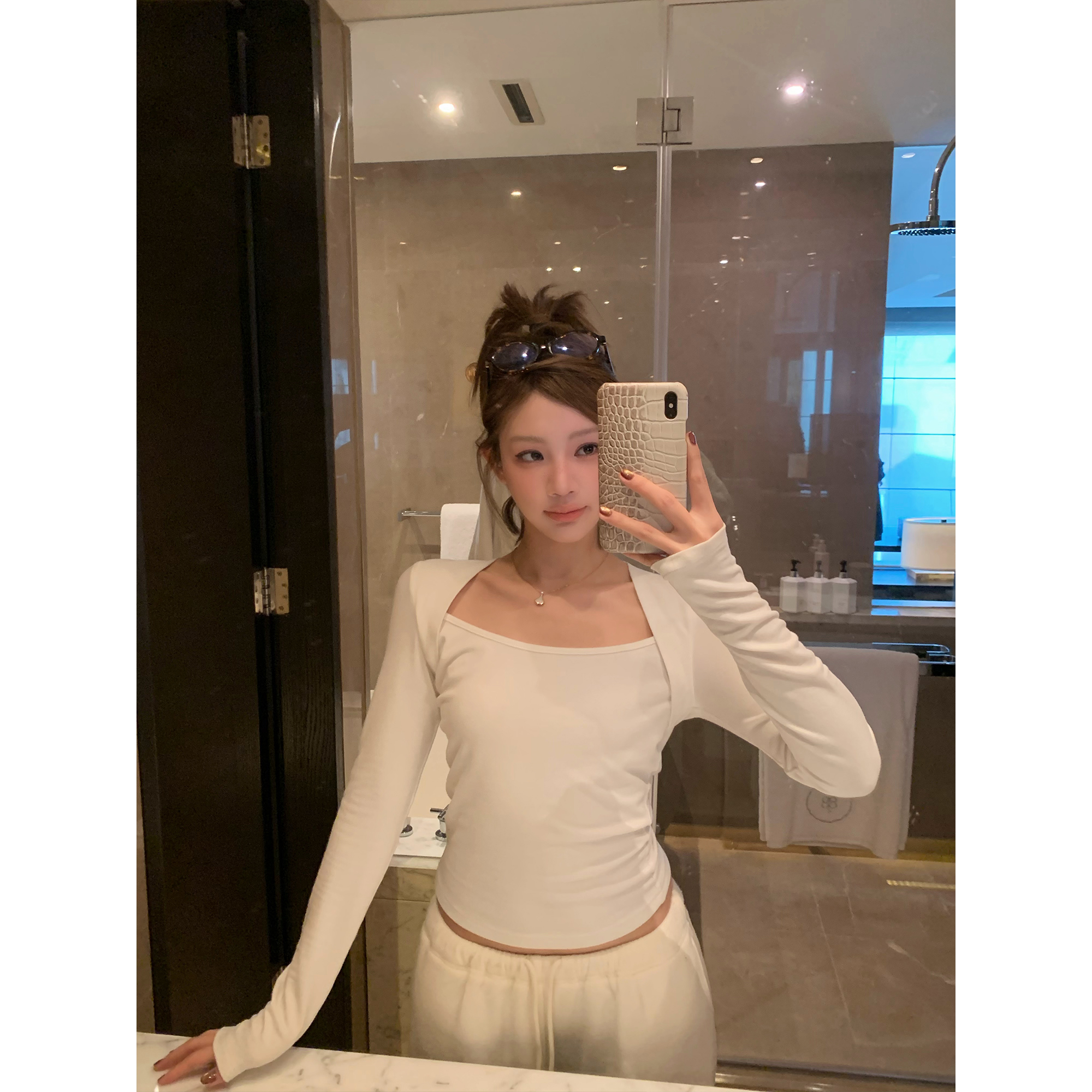 赵辰晨 假两件方领长袖T恤女2025新款内搭法式修身显瘦打底衫上衣
