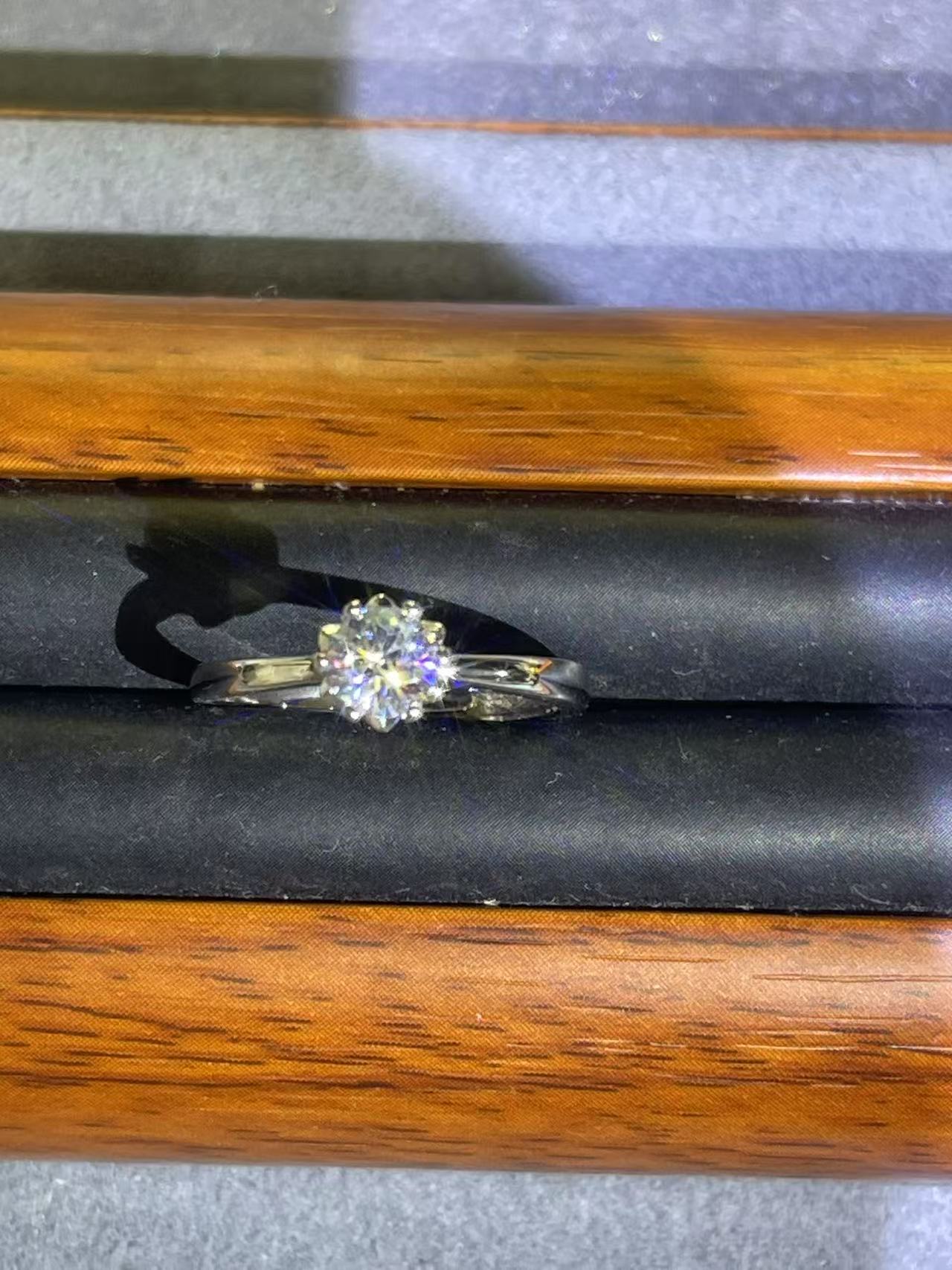 a2101白色六爪开口戒指多样性发货