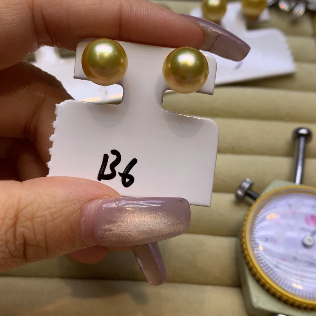 18K金镶嵌耳饰海水珍珠