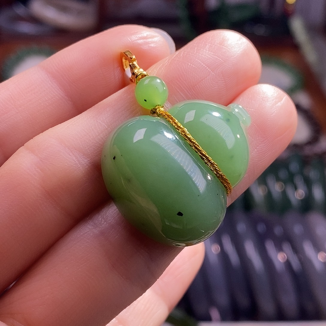 颈饰未镶嵌和田玉碧玉乌兰海葫芦吊坠