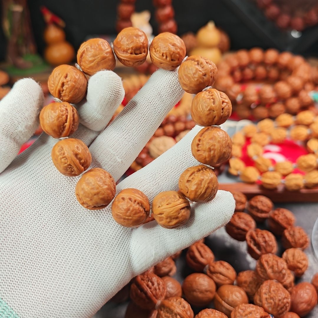 文玩核桃手串光头一道筋手持楸子核桃手串