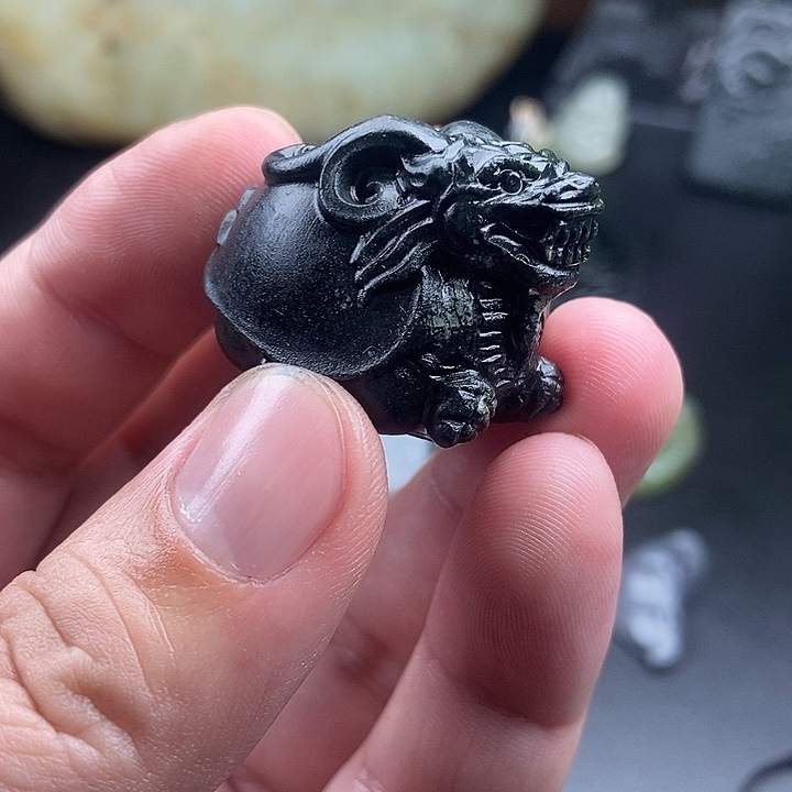 城***。和田玉（糖玉）未镶嵌颈饰