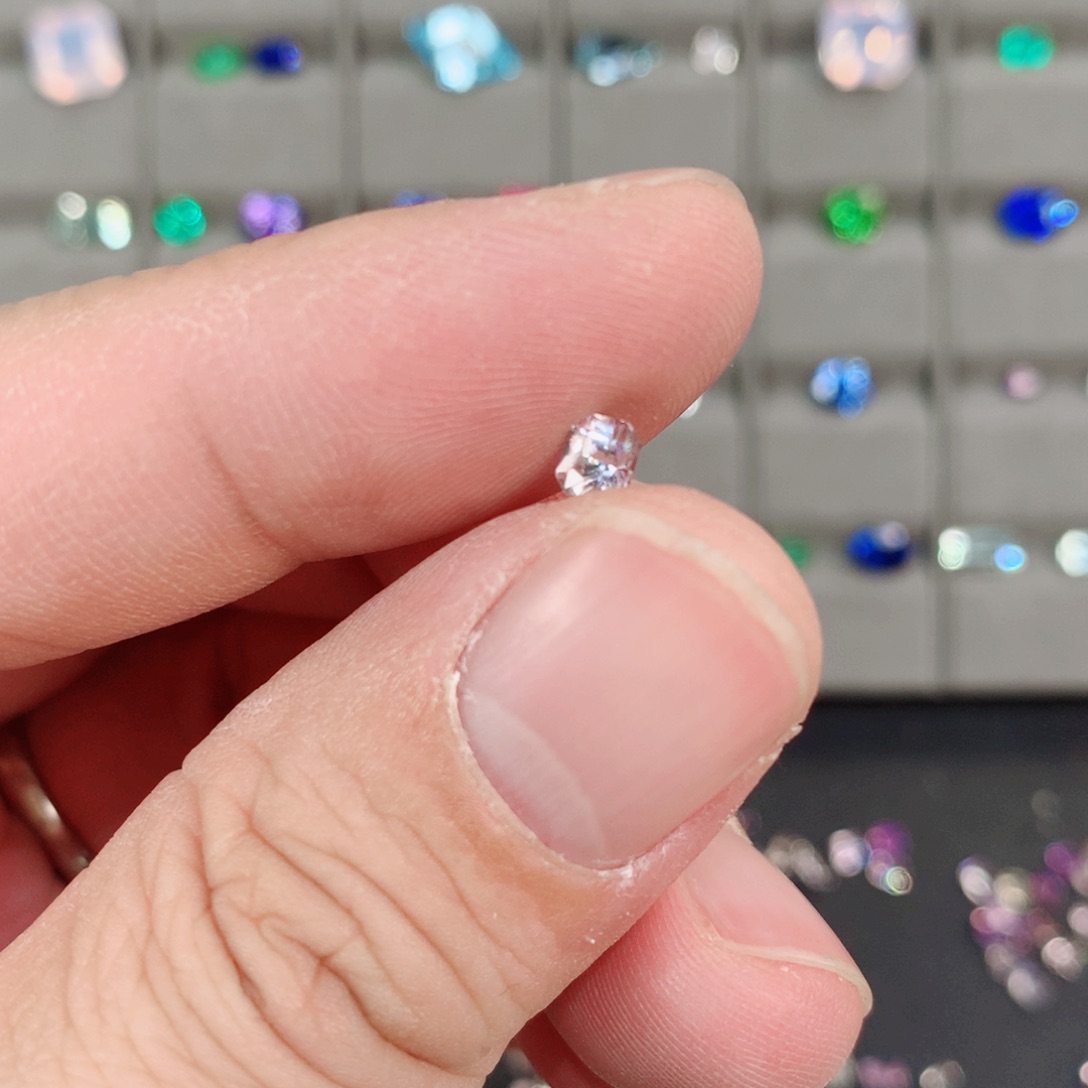 蓝宝石裸石未镶嵌0.44ct 摩卡灰色蓝宝石