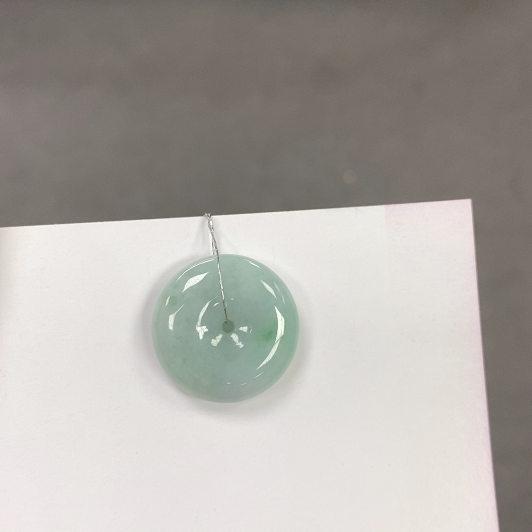 翡翠颈饰未镶嵌平安扣