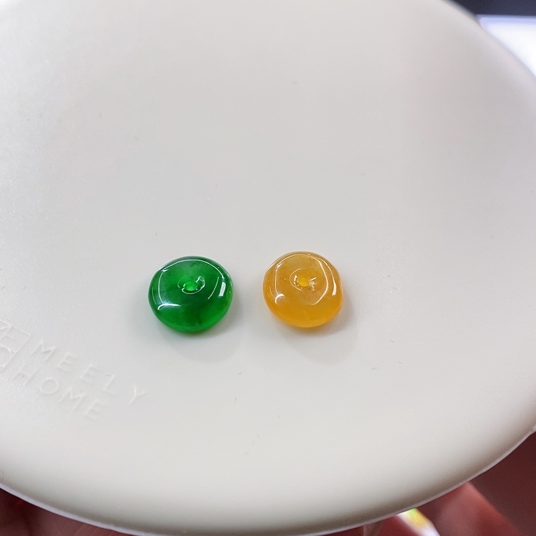 颈饰未镶嵌翡翠一对酒窝