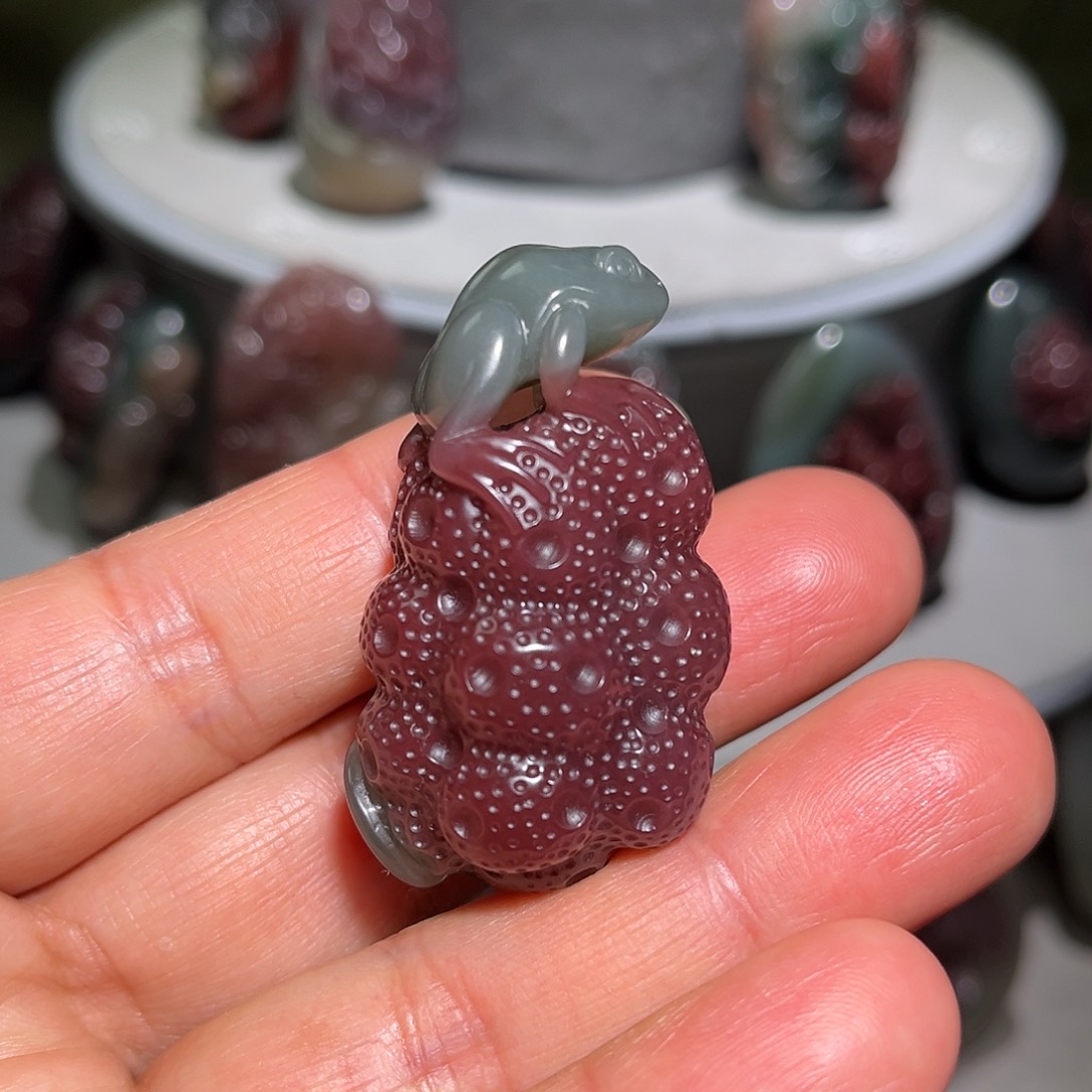 浩***洁玛瑙/玉髓未镶嵌颈饰