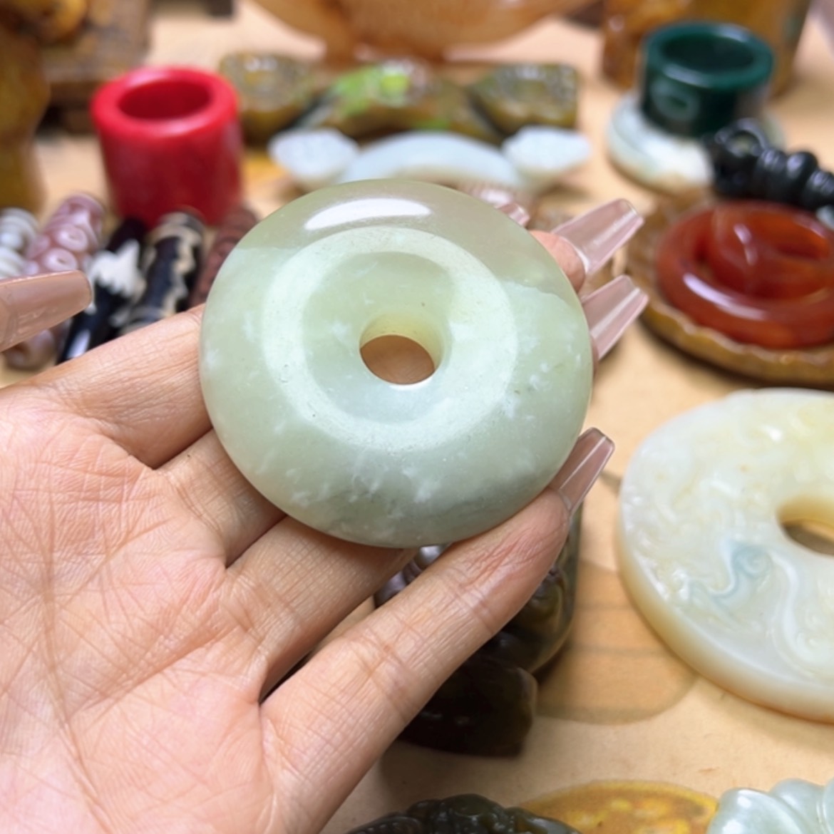 【闪购商品】蛇纹石玉颈饰未镶嵌