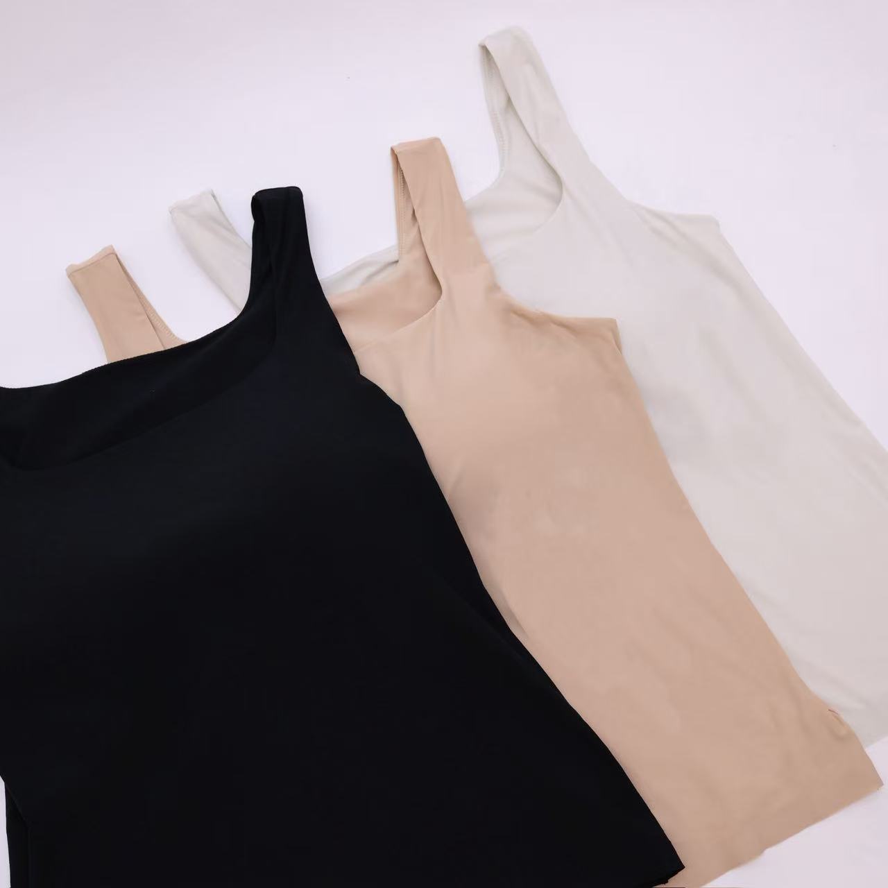 【晨老板】~ceilina 慕斯奶皮背心-方领宽肩69250160