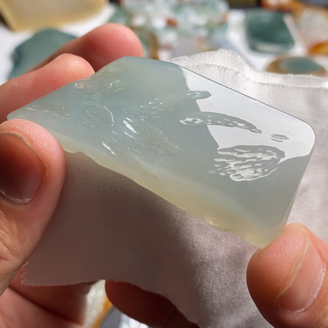 定制翡翠未镶嵌随形