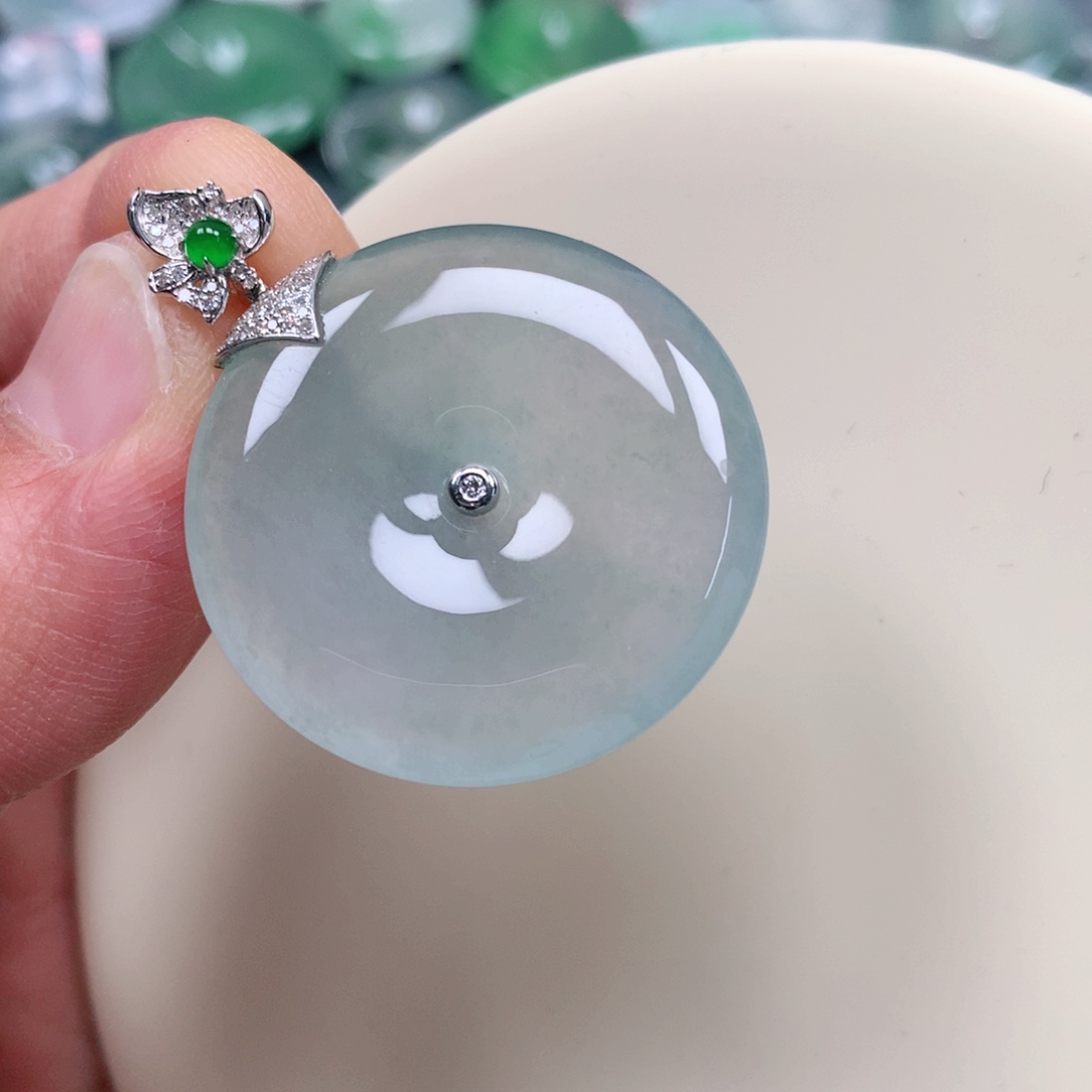颈饰18K金镶嵌翡翠天然缅甸翡翠A货