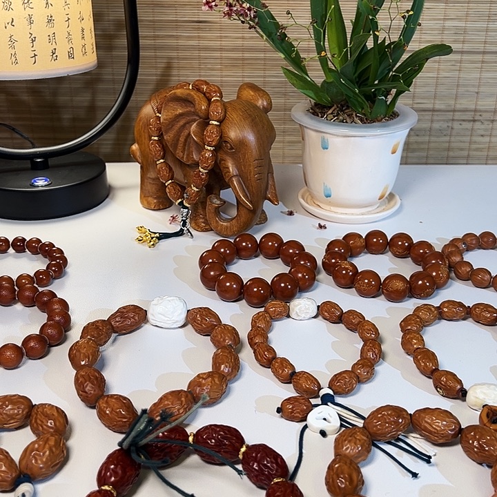 方***计橄榄核手串/手链金色标