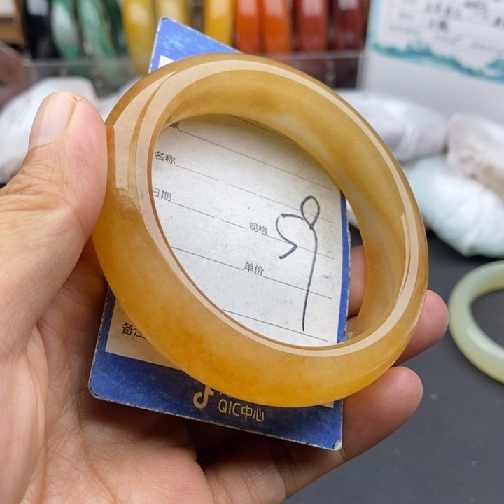 未镶嵌手镯石英质玉