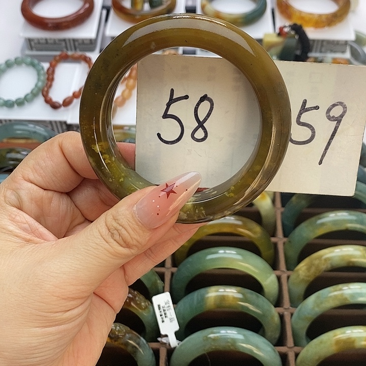 蛇纹石玉手镯合金