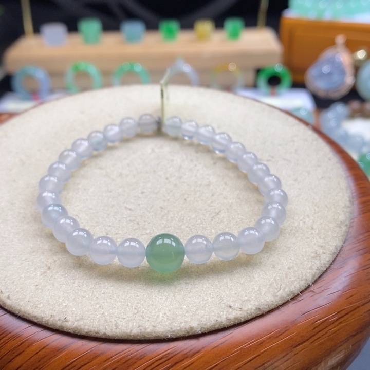 翡翠颈饰未镶嵌翡翠冰手串