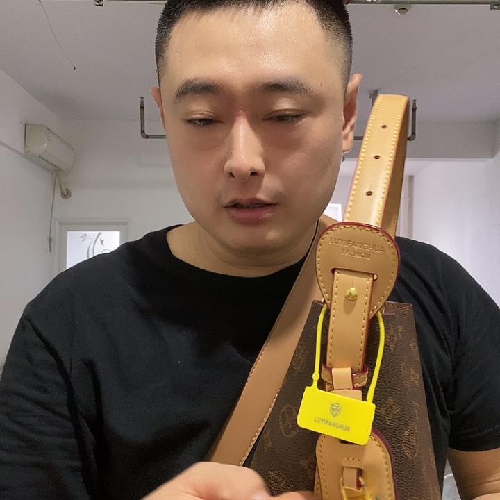 蚕丝PVC水牛皮（革）小牛皮（革）牛皮纸