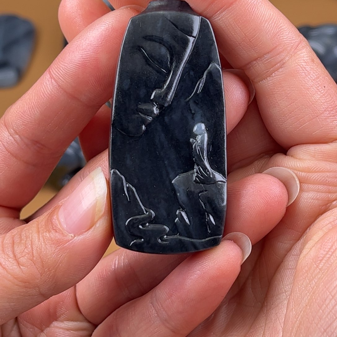 和田玉颈饰未镶嵌聚**络