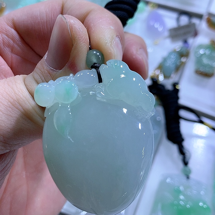 翡翠颈饰未镶嵌天然翡翠A货吊坠