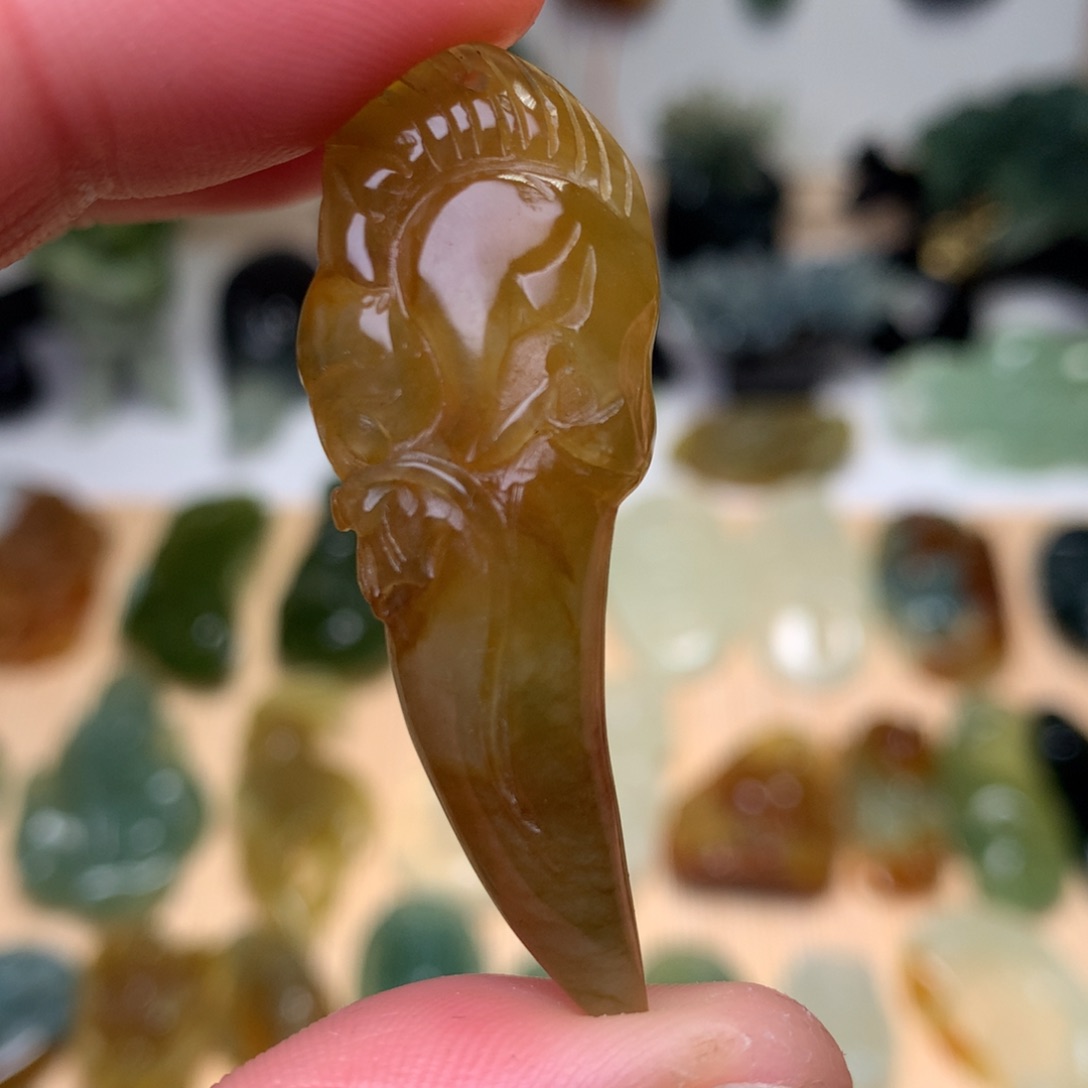 岫玉挂件龙牙未镶嵌