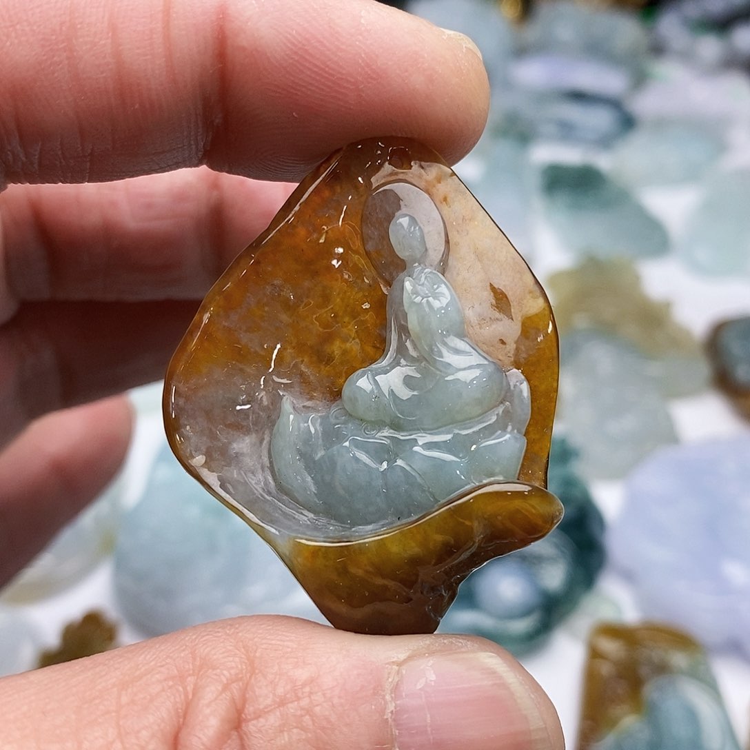 翡翠颈饰未镶嵌悟道