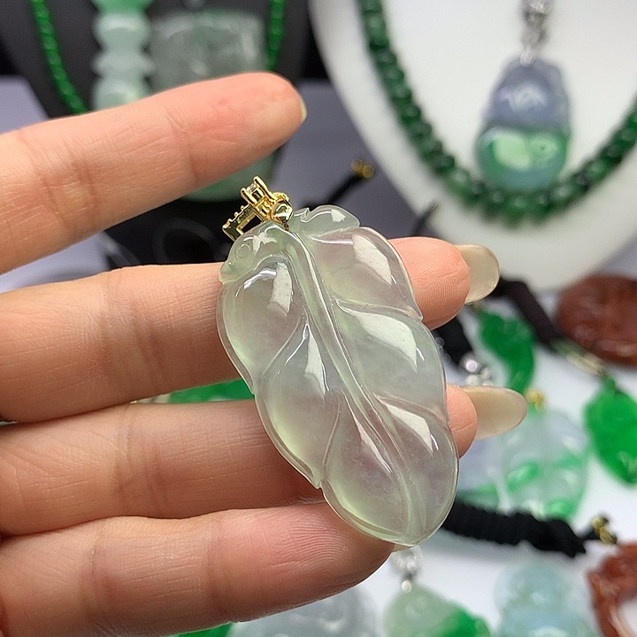 翡翠未镶嵌颈饰源头