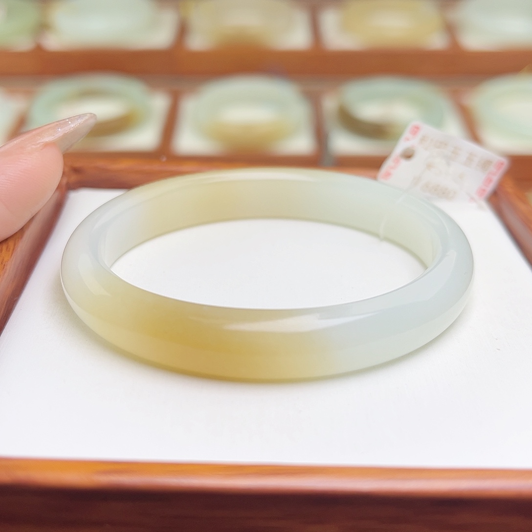 和田玉手镯未镶嵌51.6