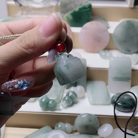 石英质玉未镶嵌吊坠(赠链)