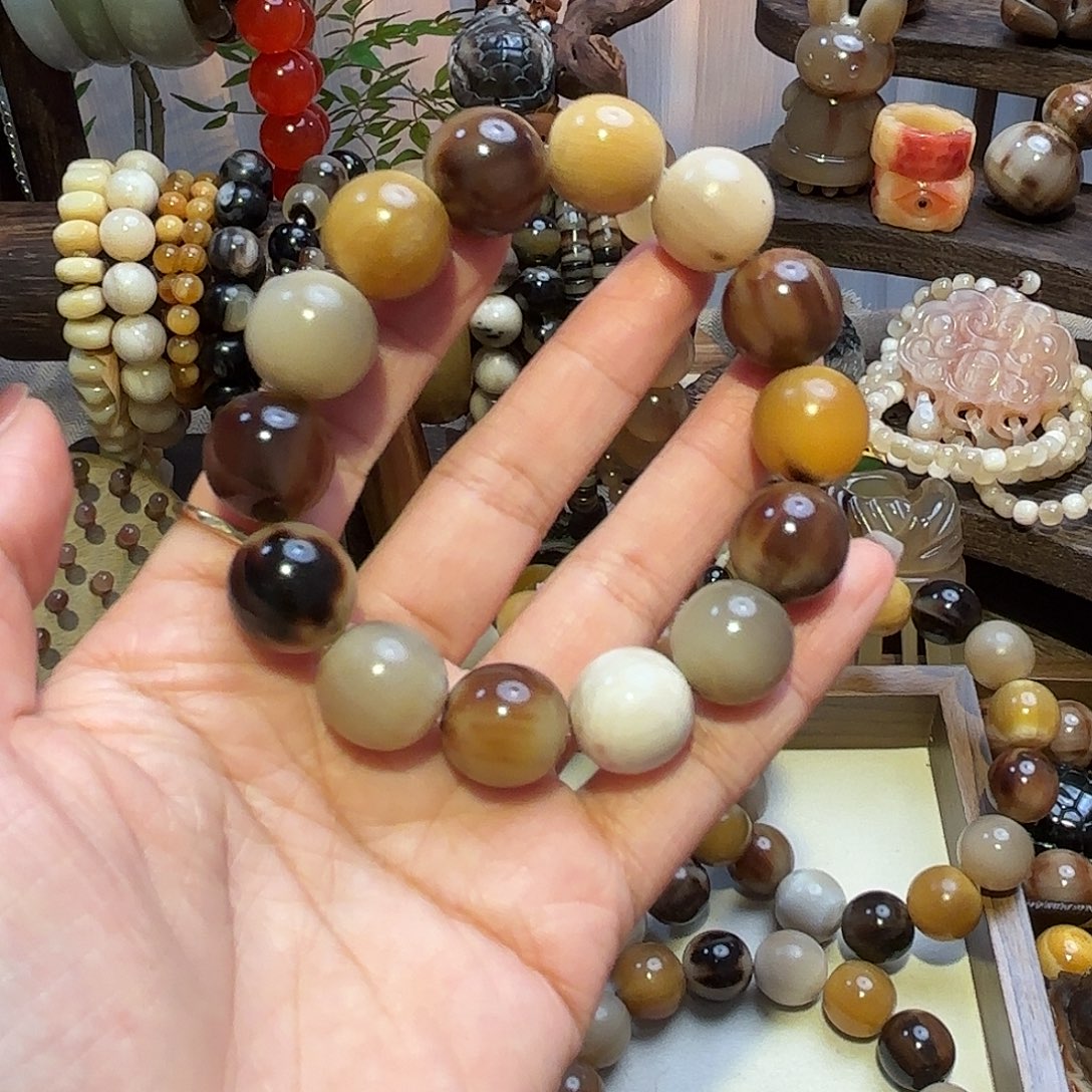 璞***琳非金属牛角多宝手串