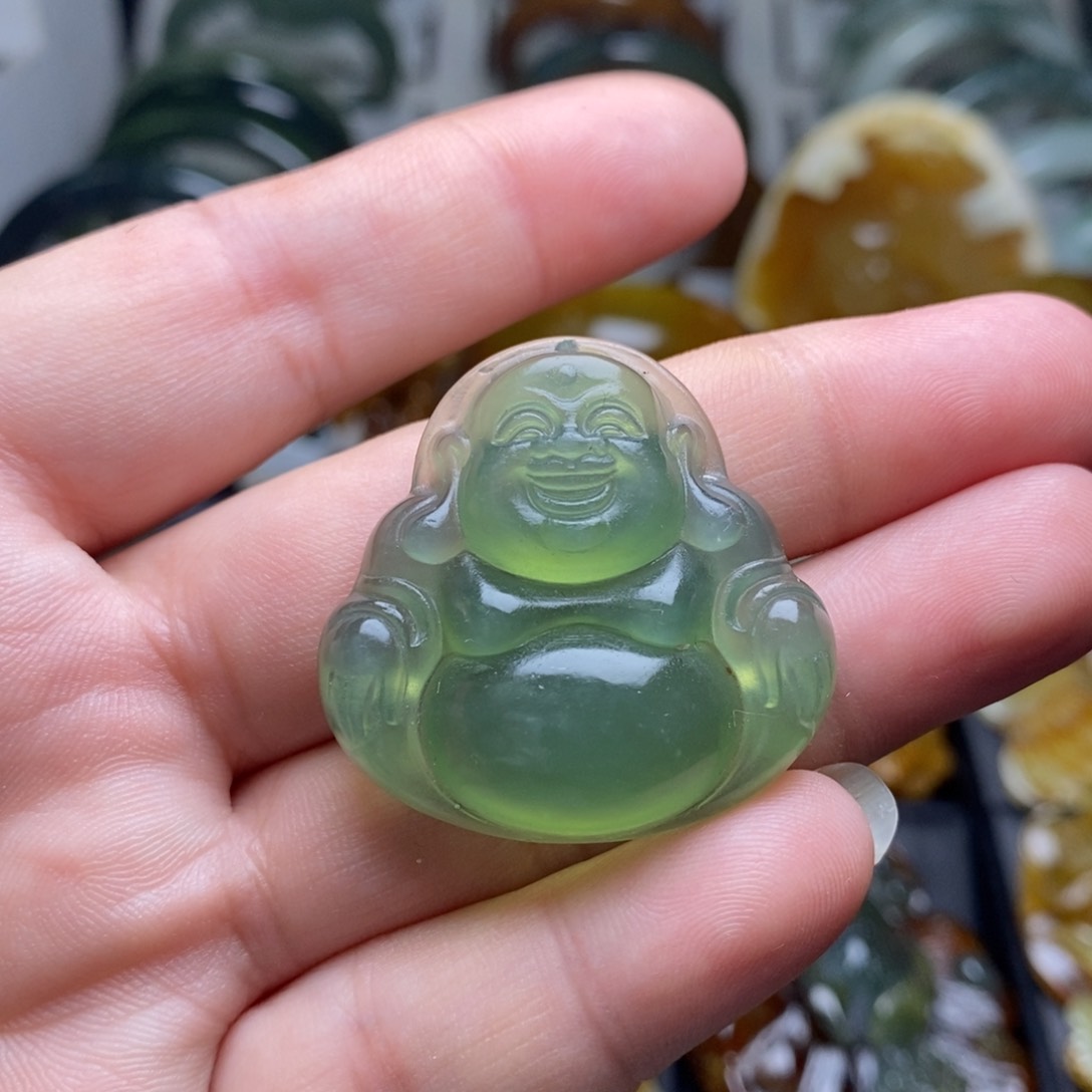 蛇纹石玉挂件未镶嵌