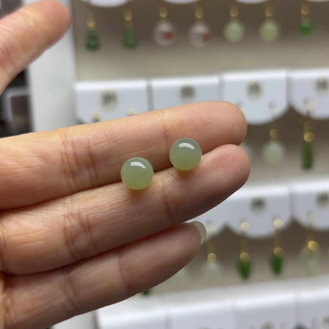 和田玉银S925镶嵌耳饰8mm 